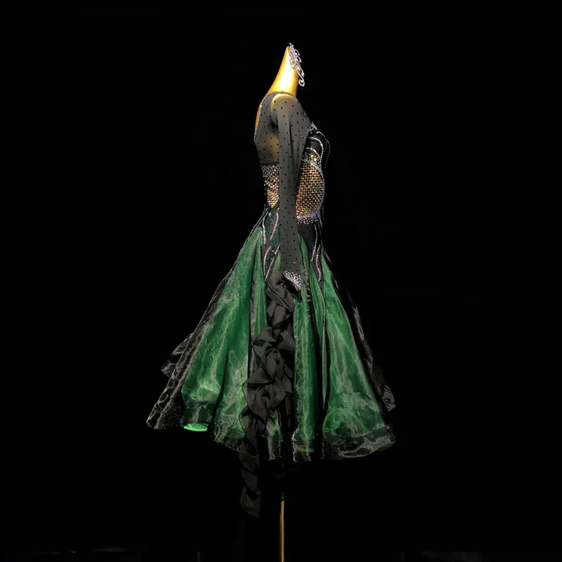 ラテンダンサー、大人、子供、ハイエンドのカスタマイズされた黒と緑のメッシュドレス、大きなスカート付き、サンバABストーンドレス