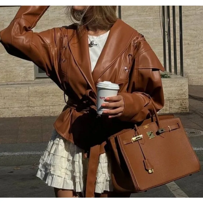 Рисунок 2 - Красивая женщина