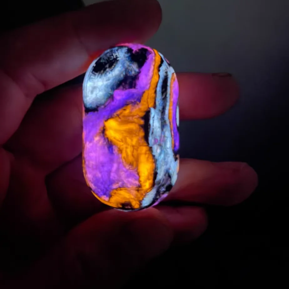 تستخدم EDC Fz ألعاب تخفيف الضغط على شكل حصان كربوني مضيء #2