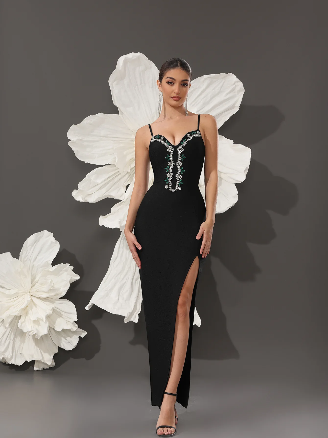 

2026 Women Sexy Luxury Sleeveless V Neck Diamonds Black Long Dress Party Costume Bar Nightclub Stage Performance Clothing