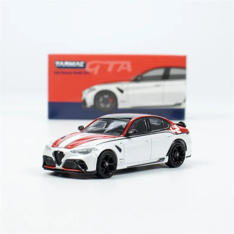

Tarmac Works 1:64 Alfa Romeo Giulia GTA Red White Die-Cast Car Model Collection Miniature