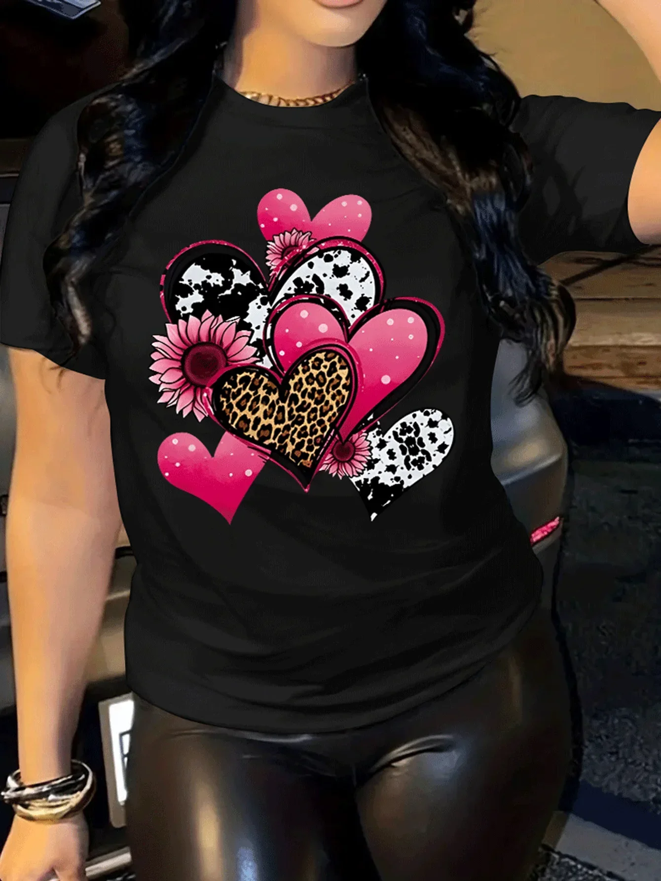 Hearts Floral Accents Round Ribbed Shoulder Seams Women's Casual Graphic Print Short Sleeve T-Shirt Glitter  Aesthetic Clothes