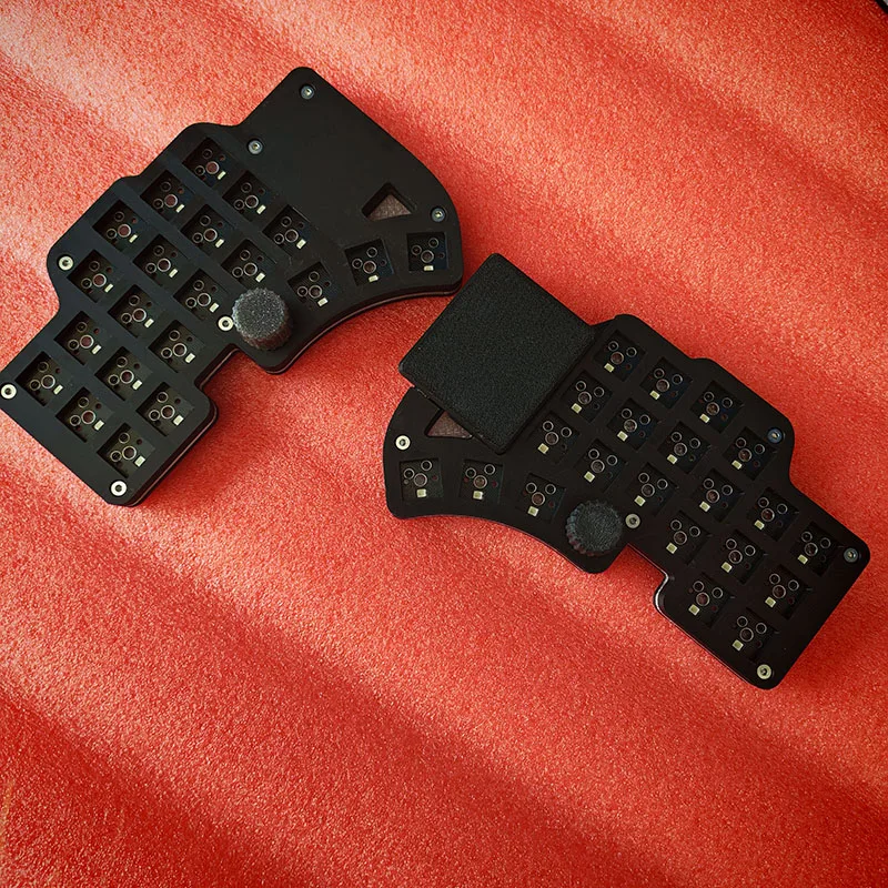 Dilemma Max 3×6 Split Keyboard Kit Custom Hot-swap RGB Knob Square Touchpad mouse Support Ergonomics Suitable for Giving Gifts
