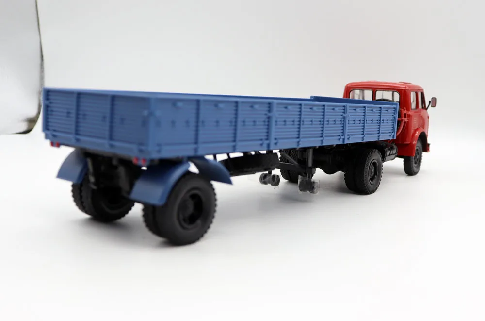 NEW 1:43 Scale 1963 MAZ-504 with semi-trailer MAZ-9380 USSR Long Truck Diecat Alloy Toy Model For collection gift