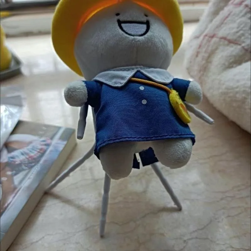 

Versatile doll stand