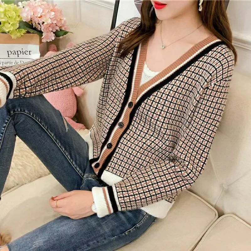 VOLALO New 2024 Plaid Fashionable Korean Style Checkered Knitting Vintage Winter Spring Women's Sweaters Cardigans