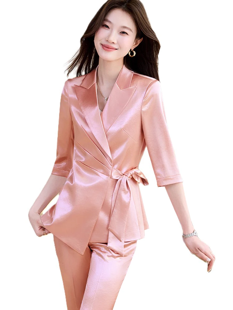 

Женский костюм-двойка: пиджак с коротким рукавом и брюки