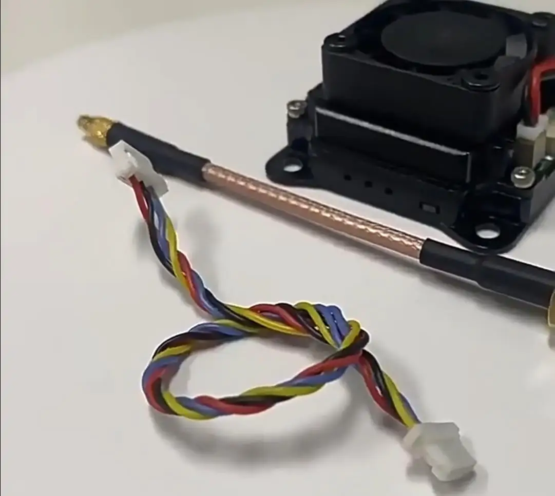 

Приемник STARFISH D1 5,8 ГГц 6,1G с двойной антенной для очков Fatshark V1/V2/V3/HD1/HD2/HD3/HDO/HDO2 Skyzone 04L/04X FPV ﻿