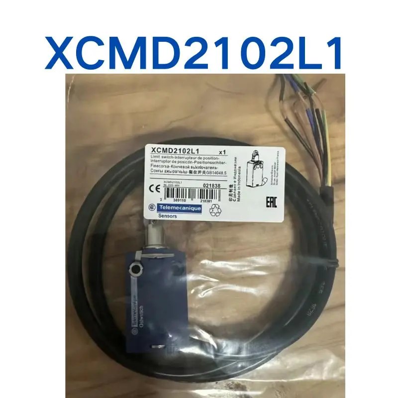 New XCMN2102L1 limit switch Fast Shipping