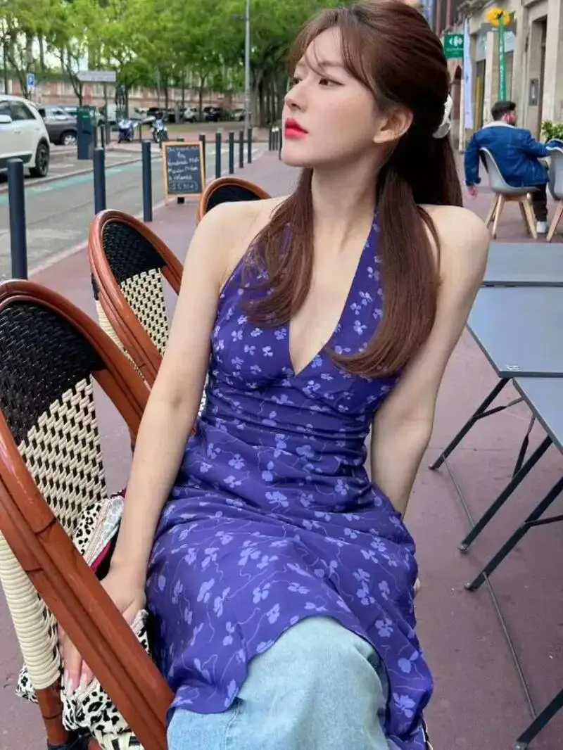 2024 Summer New Women's French European And American Wave Point Sleeveless Hanging Neck Printed Temperament Strap Dress PZIW