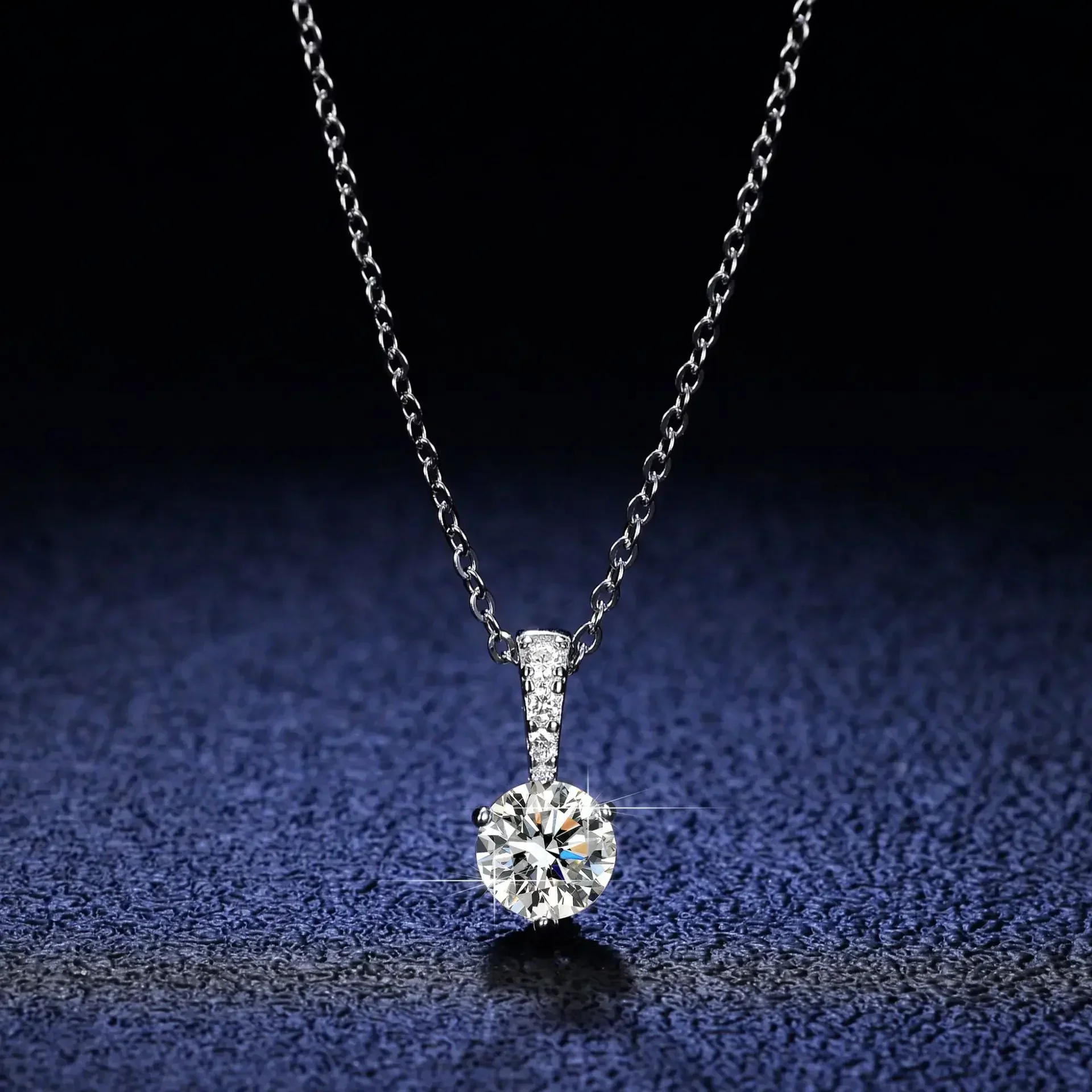 Luxury Platinum Pendants for Women 1 Ct Moissanite Diamond Necklace Fashion Classic Simple 3 Claws Collarbone Chain Jewelry Gift