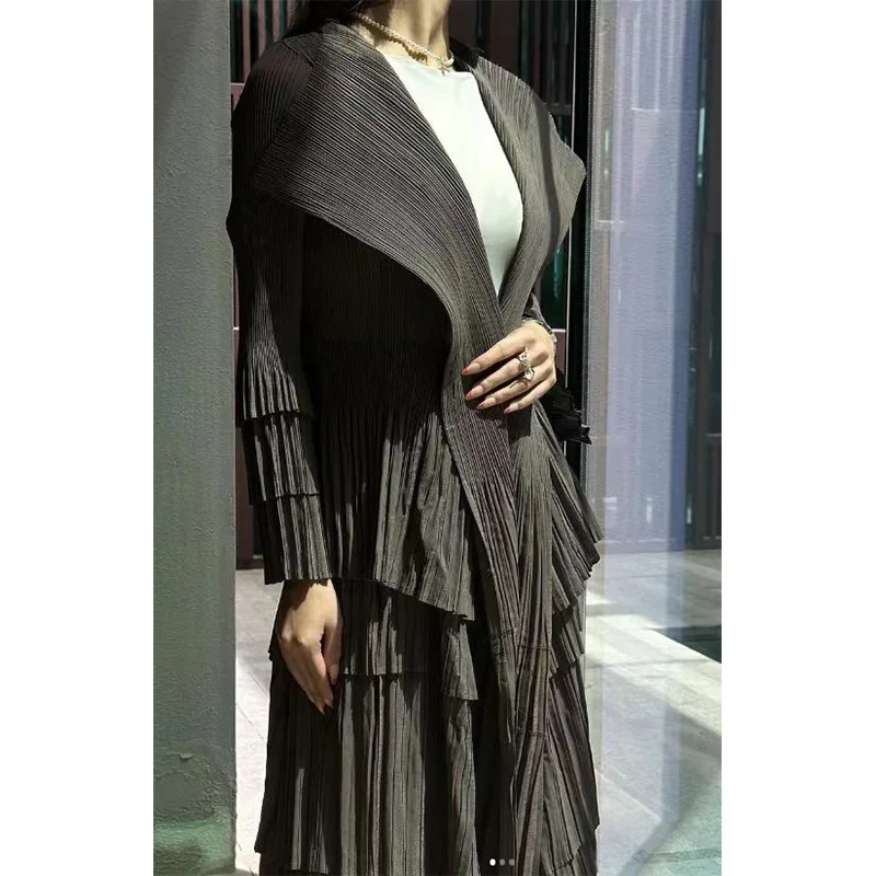 Pleated and Ruffled Robe, New Spring/summer 2024 Long Suit, Collar, Long Jacket, Fashionable Gray Women's Fashion Trend