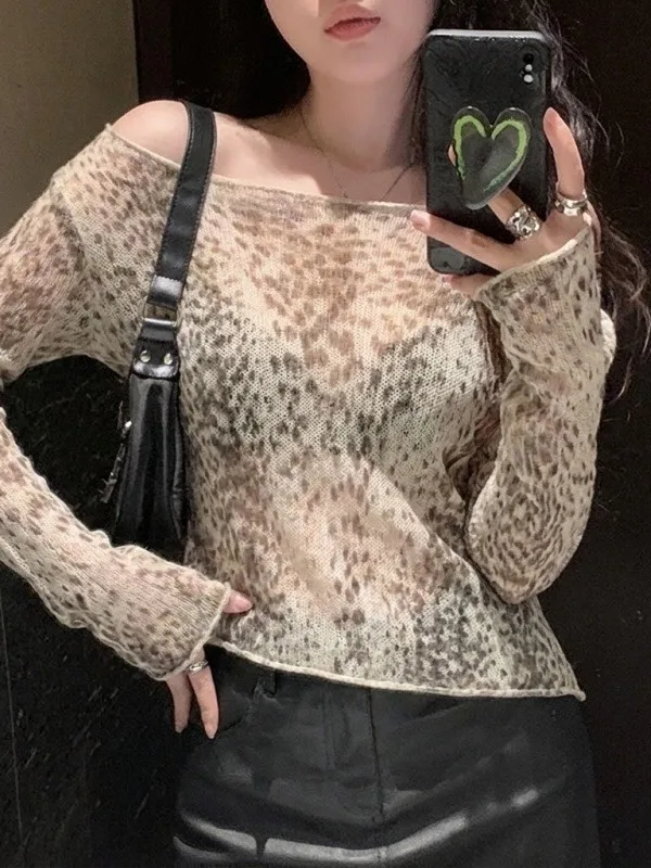 Retro Fashion Sexy Leopard Print Shoulder Bared One-Shoulder Knitted Top Slim Fit Creative Pattern Long Sleeve T-Shirt for Women