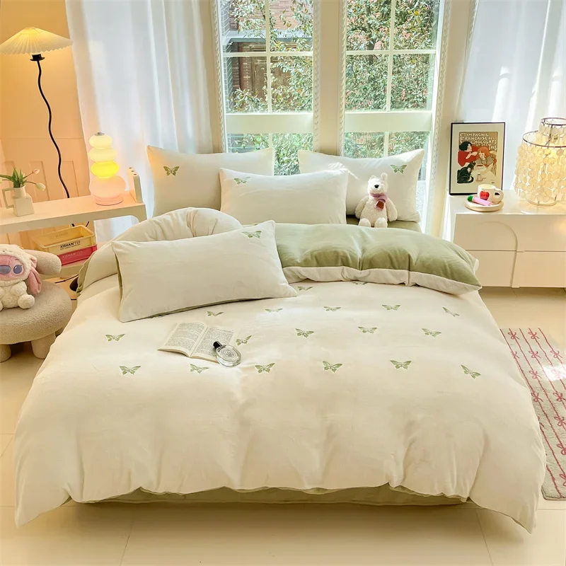 New Scattered Embroidery milk fleece four-piece autumn and winter double-sided thickened flannel coral fleece bed linen bedding