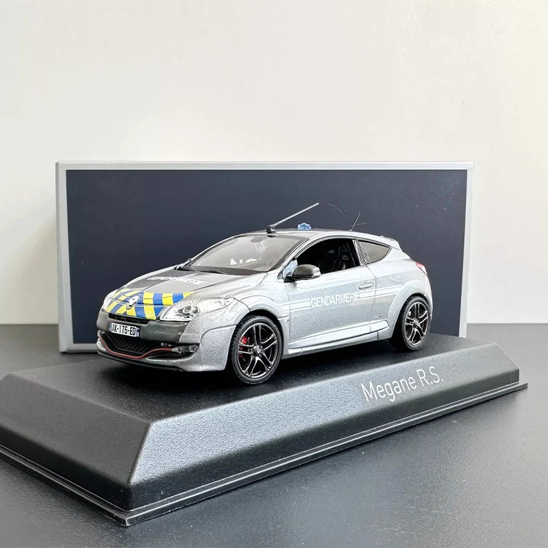 

1:43 Scale Megane R.S Simulation Alloy Car Model Static Display Collectible Toy Gift Souvenir Decoration