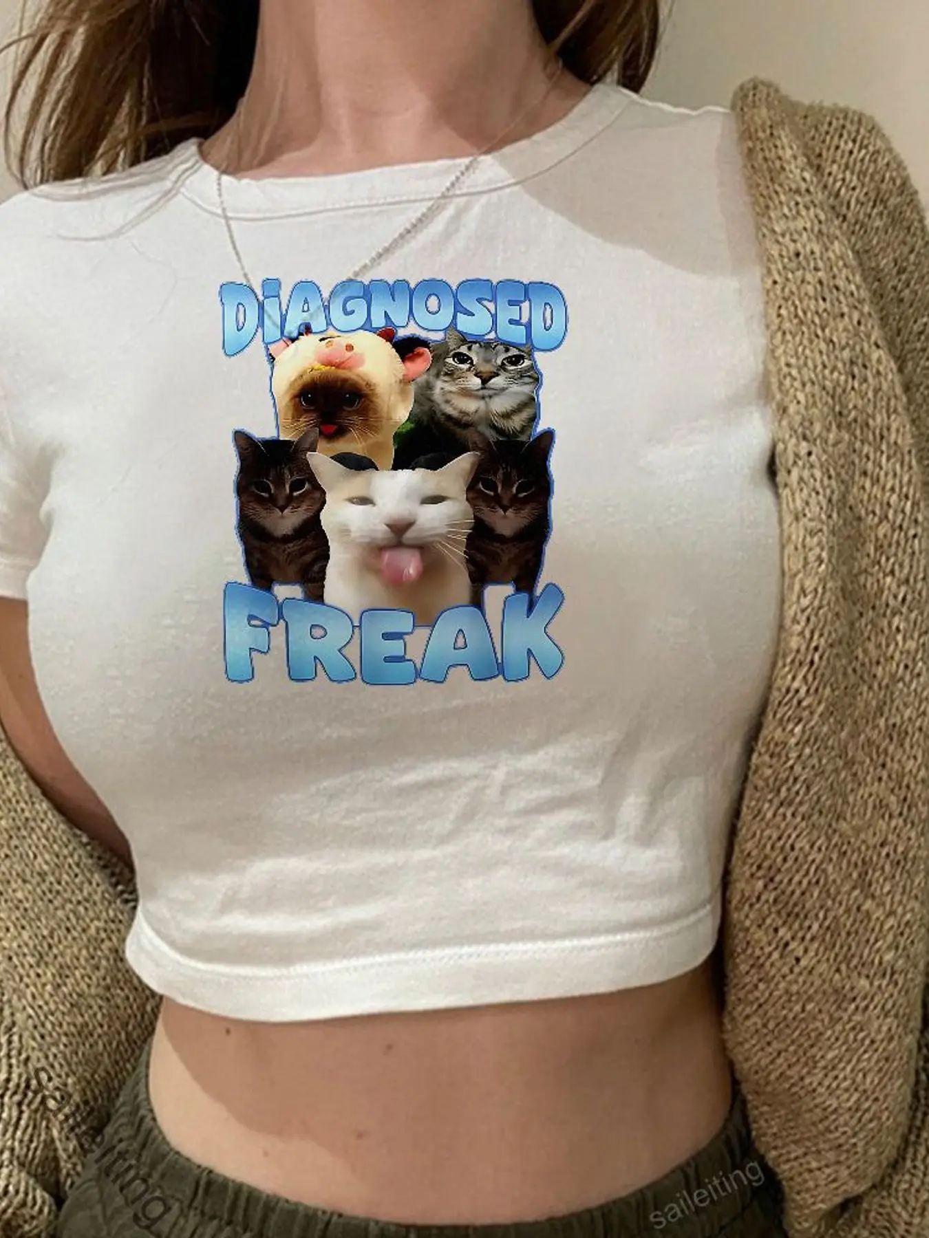 DIAGNOSED FREAK Cats Graphic Tee - Funny Humorous Cropped T-Shirt, Soft Cotton Summer Breathable Top, Perfect Gift for Cat Lo