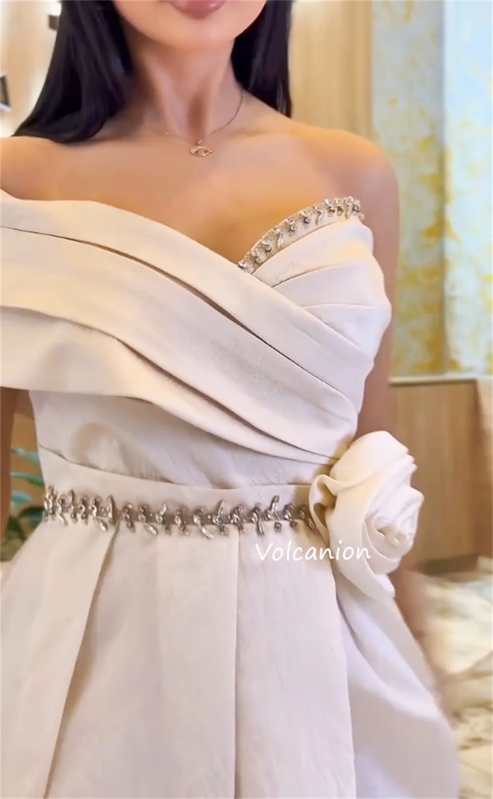 カスタマイズされたシフォンスパンコールフラワープリーツワンショルダー A ラインロングドレスオーダーメイドの機会シンプルなファッションエレガント