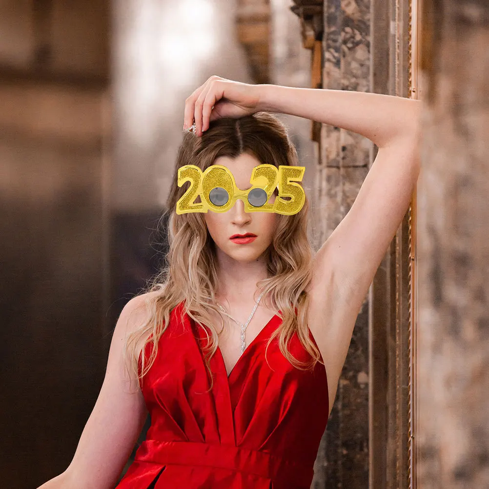 

4 шт. забавные вечерние очки 2025 очки пластиковые солнцезащитные очки новогодний реквизит для фотосессии товары для вечеринок праздничные очки