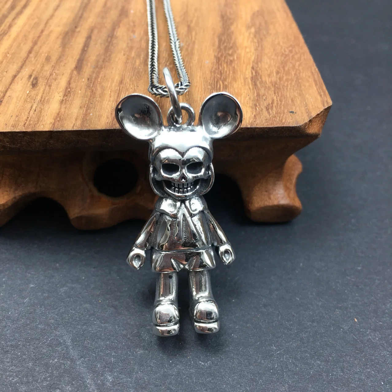 

South Korean Dark S925 Sterling Silver Funny Mickey Skull Pendant Retro Made Old Thai Silver Necklace Pendant for Men and Women