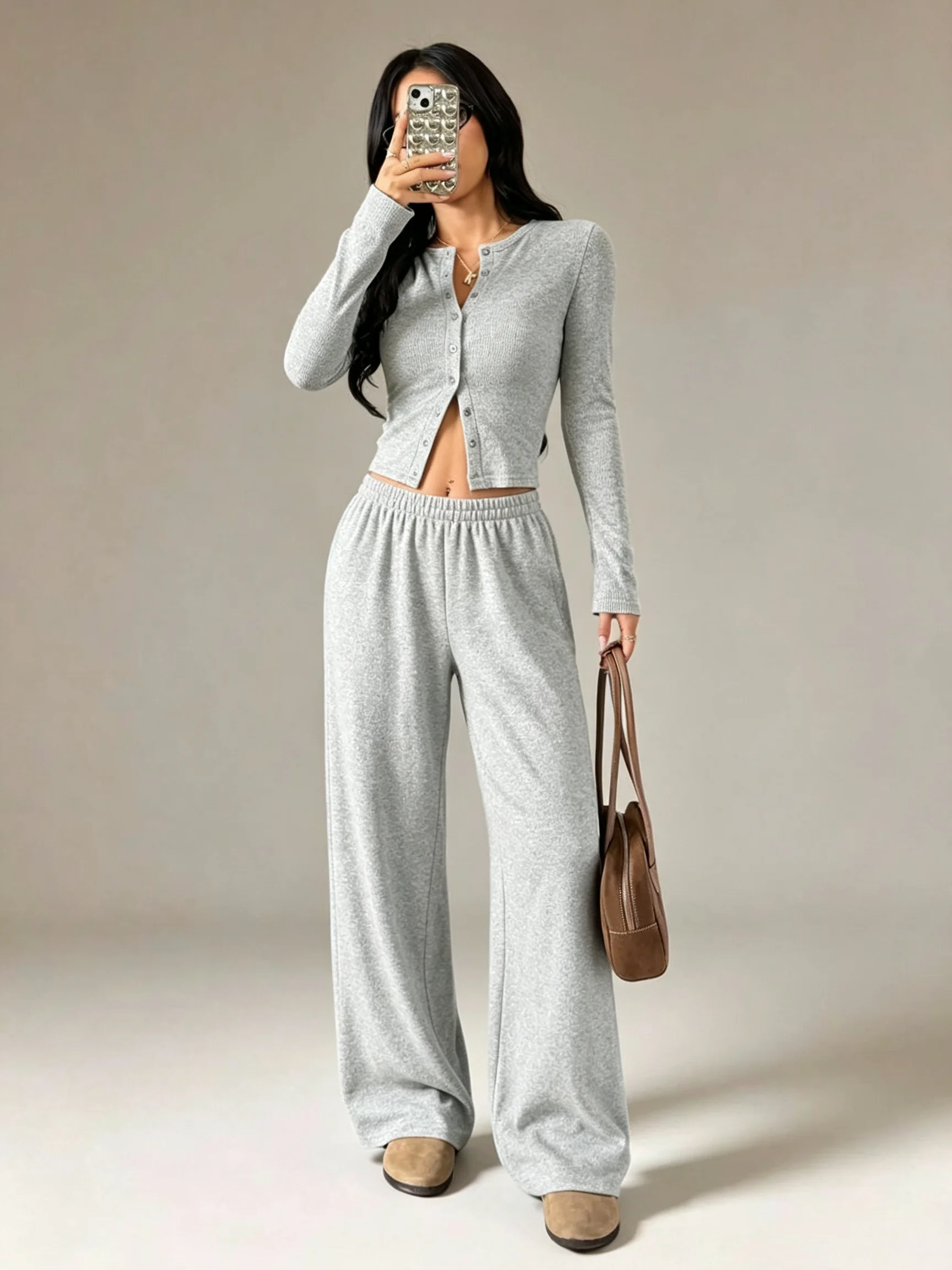 Damen 2-teiliges Outfit, geripptes Crop-Top mit Knöpfen und langen Ärmeln & Hose mit elastischem Bund und weitem Bein, lässiger, einfarbiger Loungewear-Trainingsanzug – Detail 2