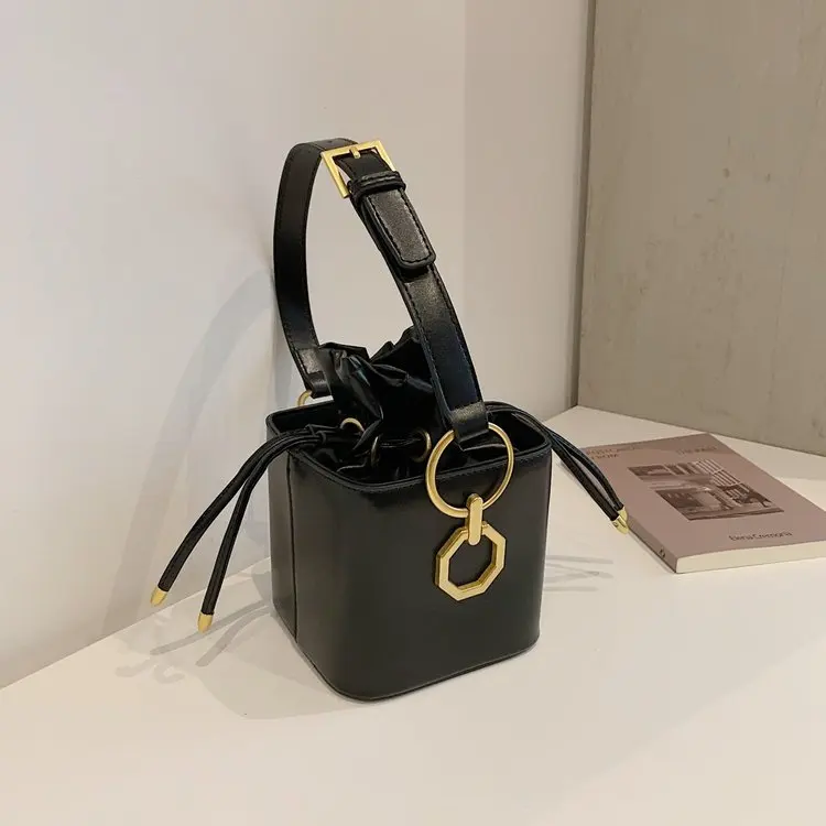 

Fashionable Vintage Luxury Diaper Bags For Women Classic Leather Tote Bag Elegant Minimalist Large Capacity Designer