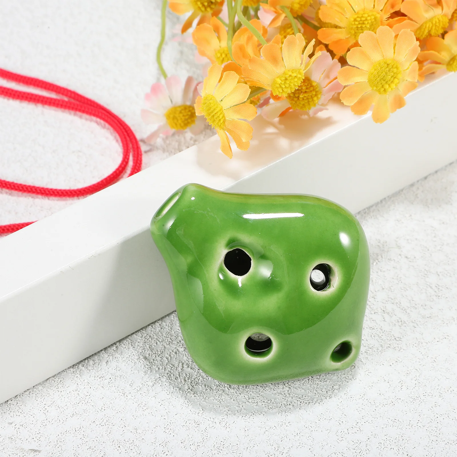 

Mini Ceramic Ocarina 6 Holes Strawberry Design Portable Beginner Practice Musical Instrument with Lanyard Clear Sound