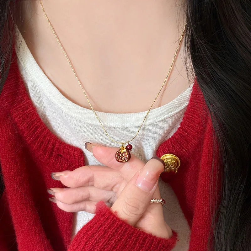 Collar con Colgante de Granada Roja Exquisito y Moderno para Mujer, Cadena de Clavícula con Dije de Fruta Dulce y Linda, Gargantilla, Joyería, Regalo