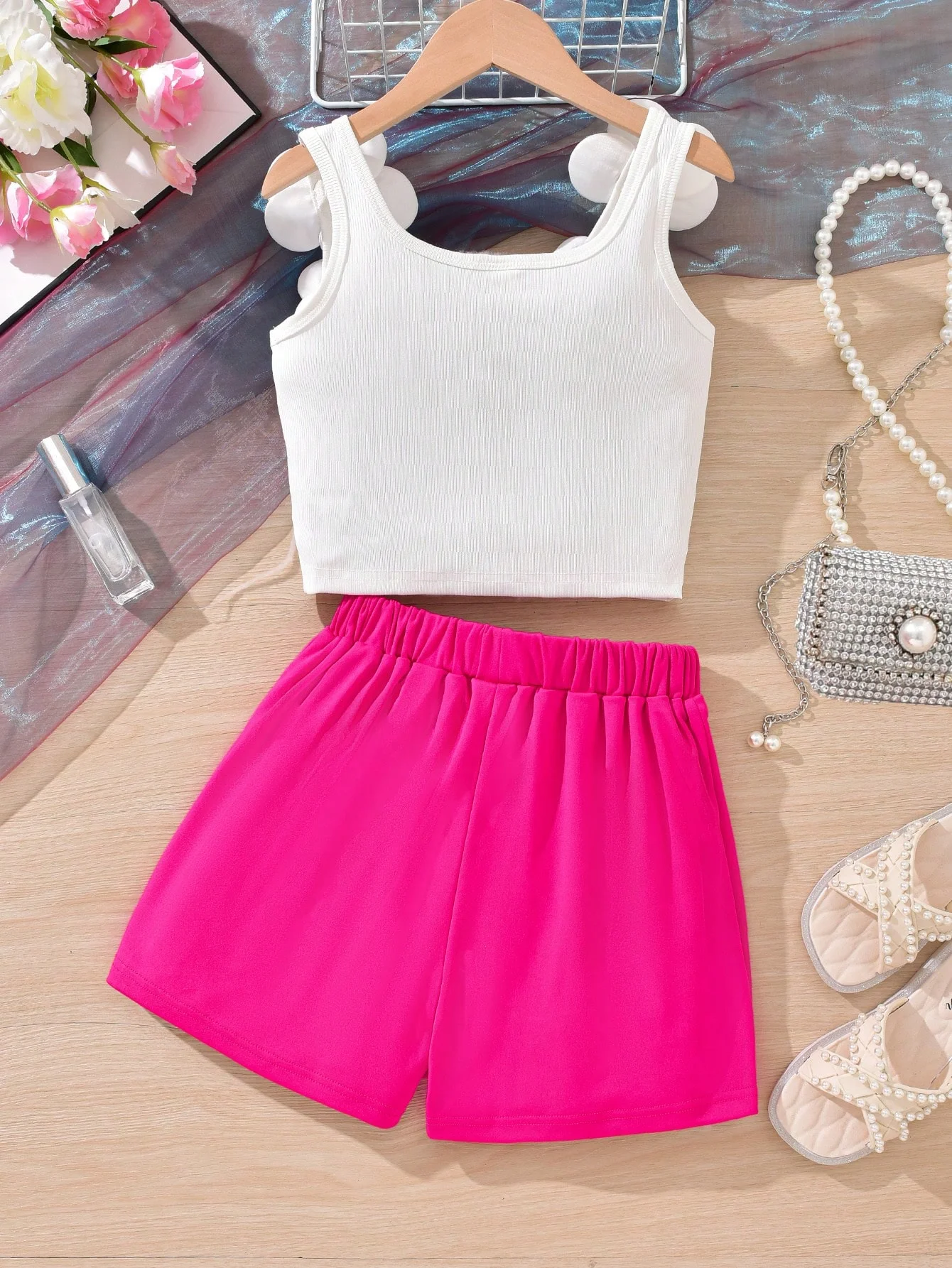 Girls' Summer Fashion White Top with Floral Decoration & Rose Red Skort 2-Piece Set 2