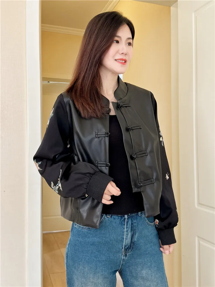 Neue Chinesische Kurze Lederjacke für Damen Frühling Herbst 2025 Neue Hochwertige Bestickte Knopfleiste Oberteil in Kleiner Größe