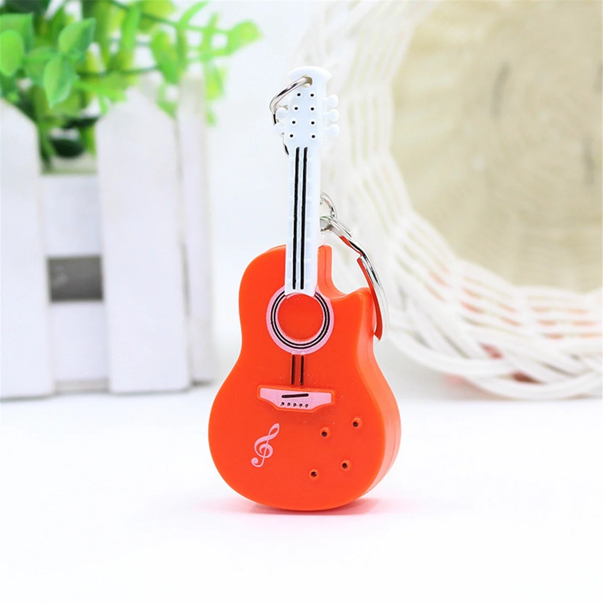 ONCE Red Violin Key Pendant, Keychain Pendant Accessories Led Light Keychain Violin Keychain Can