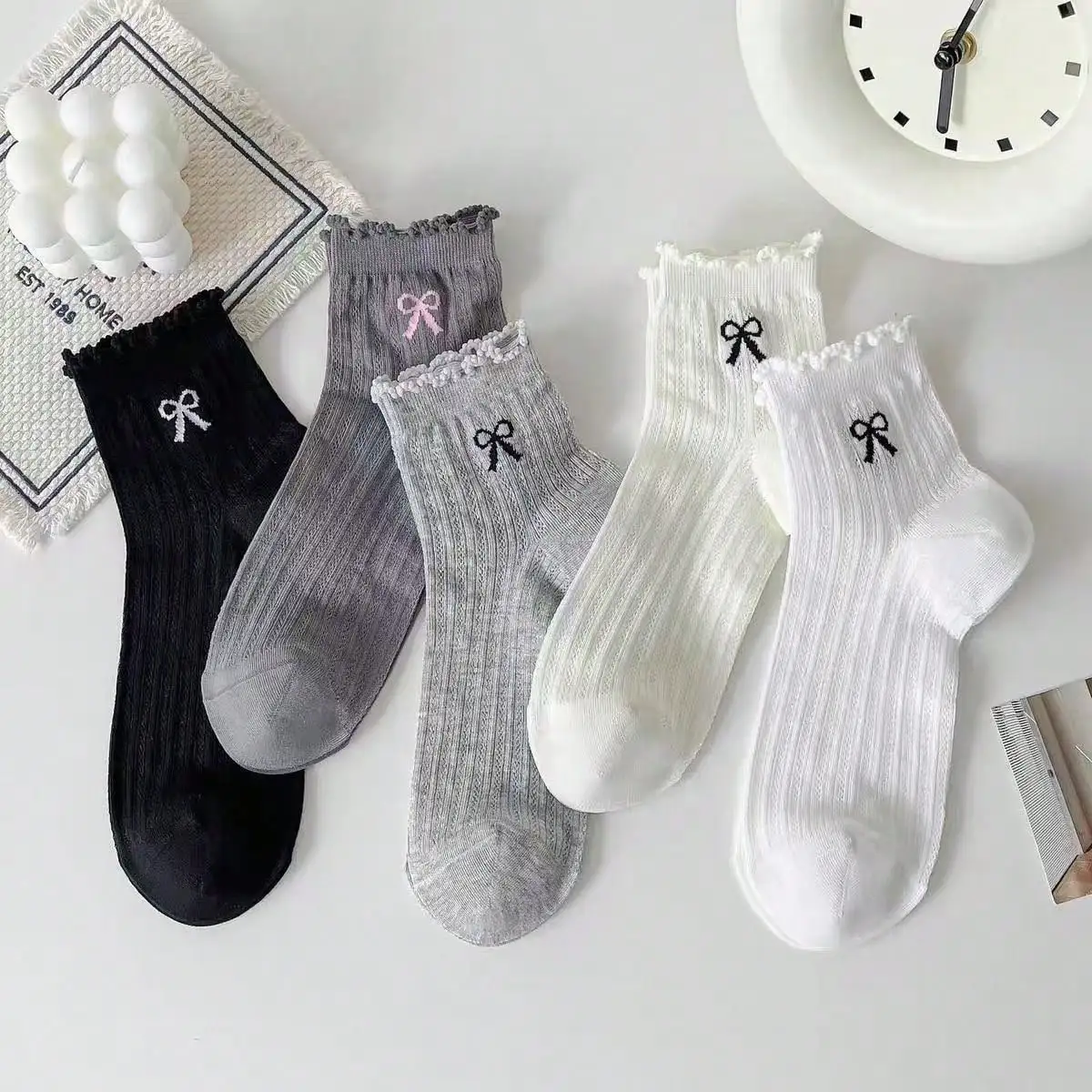 5 Paar Lolita Süße Spitzensocken mit rosa Schleife für Damen und Mädchen, Sommer-Hohlsöckchen, lässige Crew-Socken, lockere Mid-Tube-Strümpfe