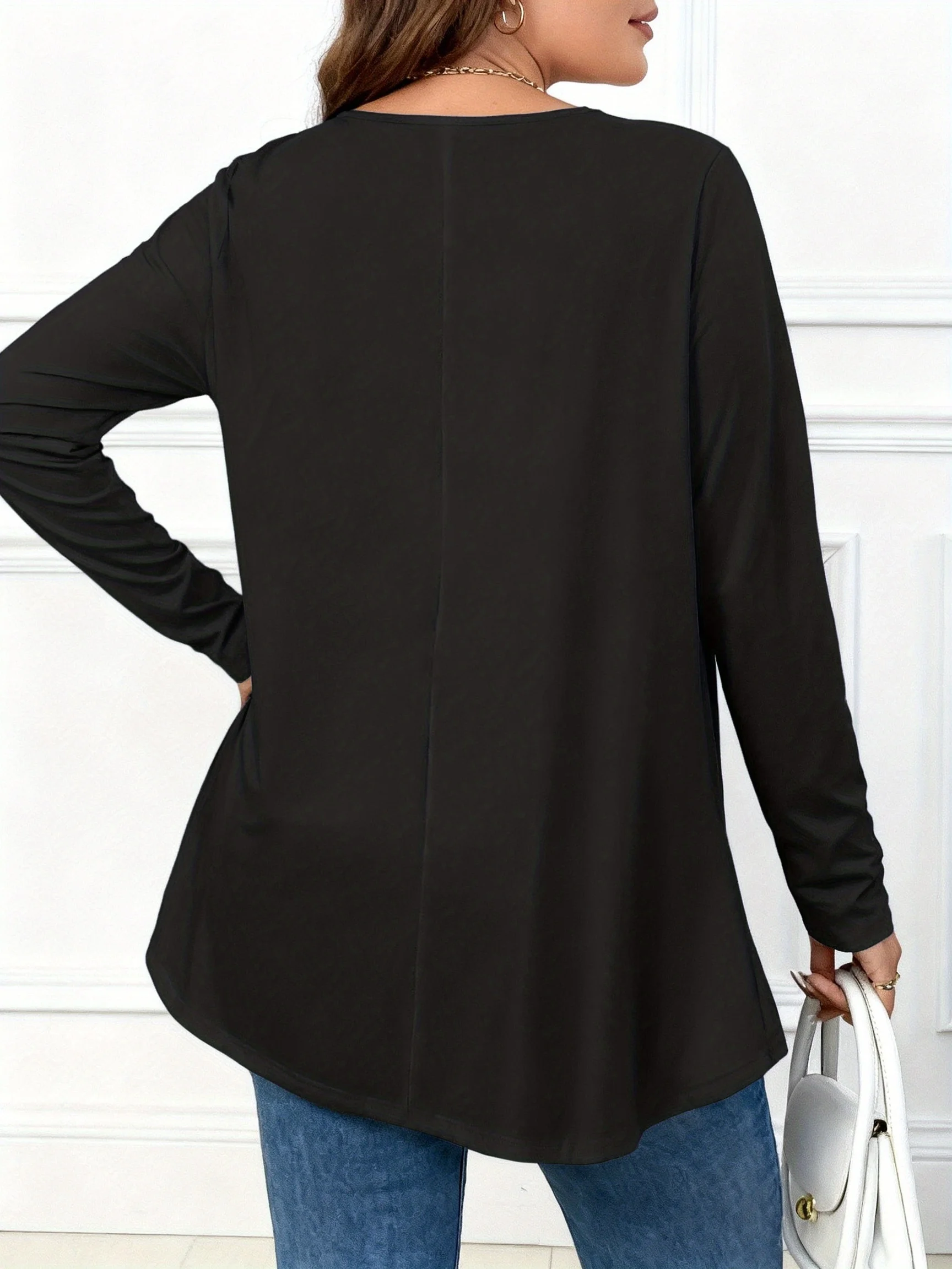 Langärmliges Tunika-Oberteil für Damen in Übergröße für gemütlichen Alltag. – Detail 2