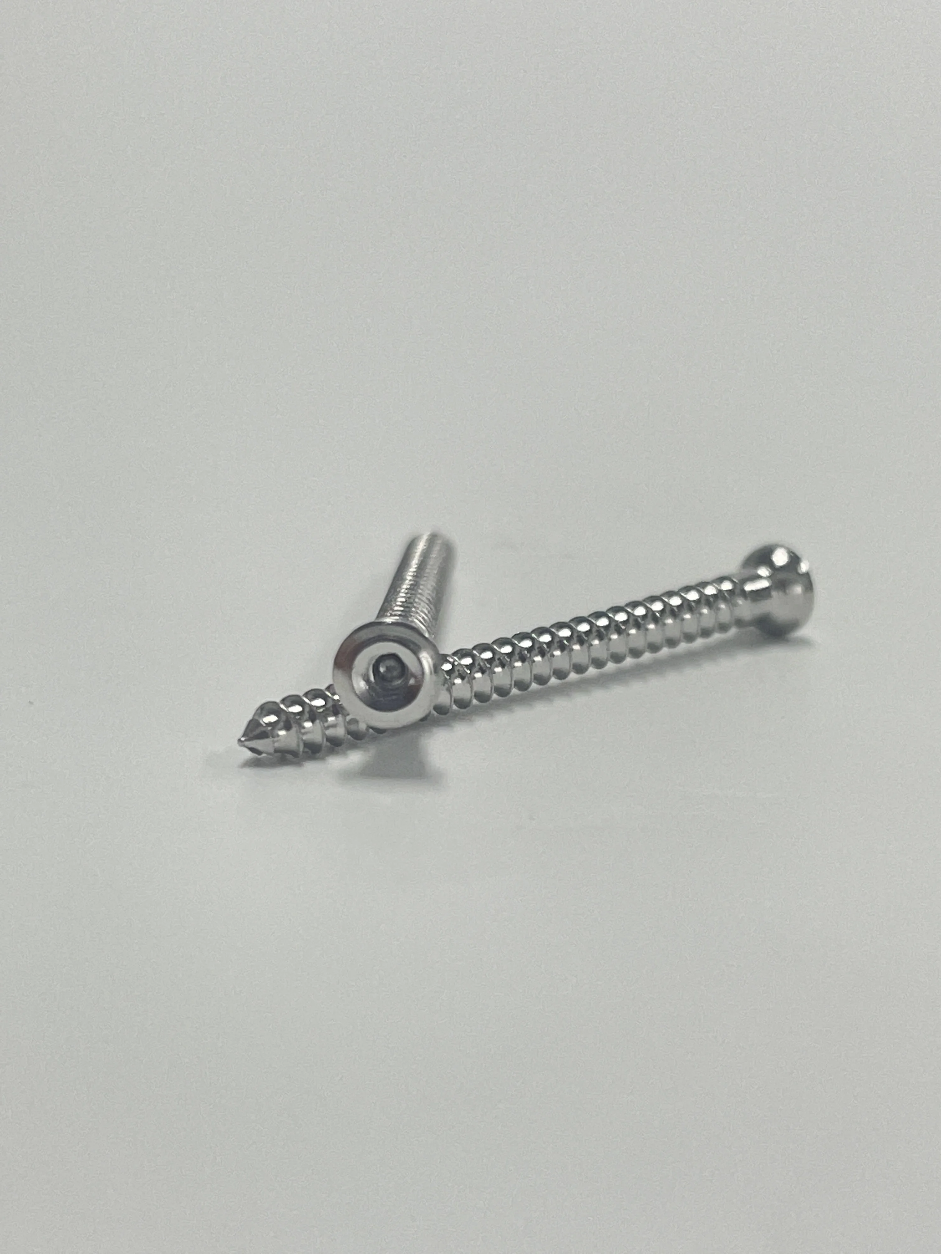 

Self-Tapping Screws for Veterinary, Orthopedic Cortical Bone, Self-Tapping Screws, Orthopedic Instruments, 1.5mm