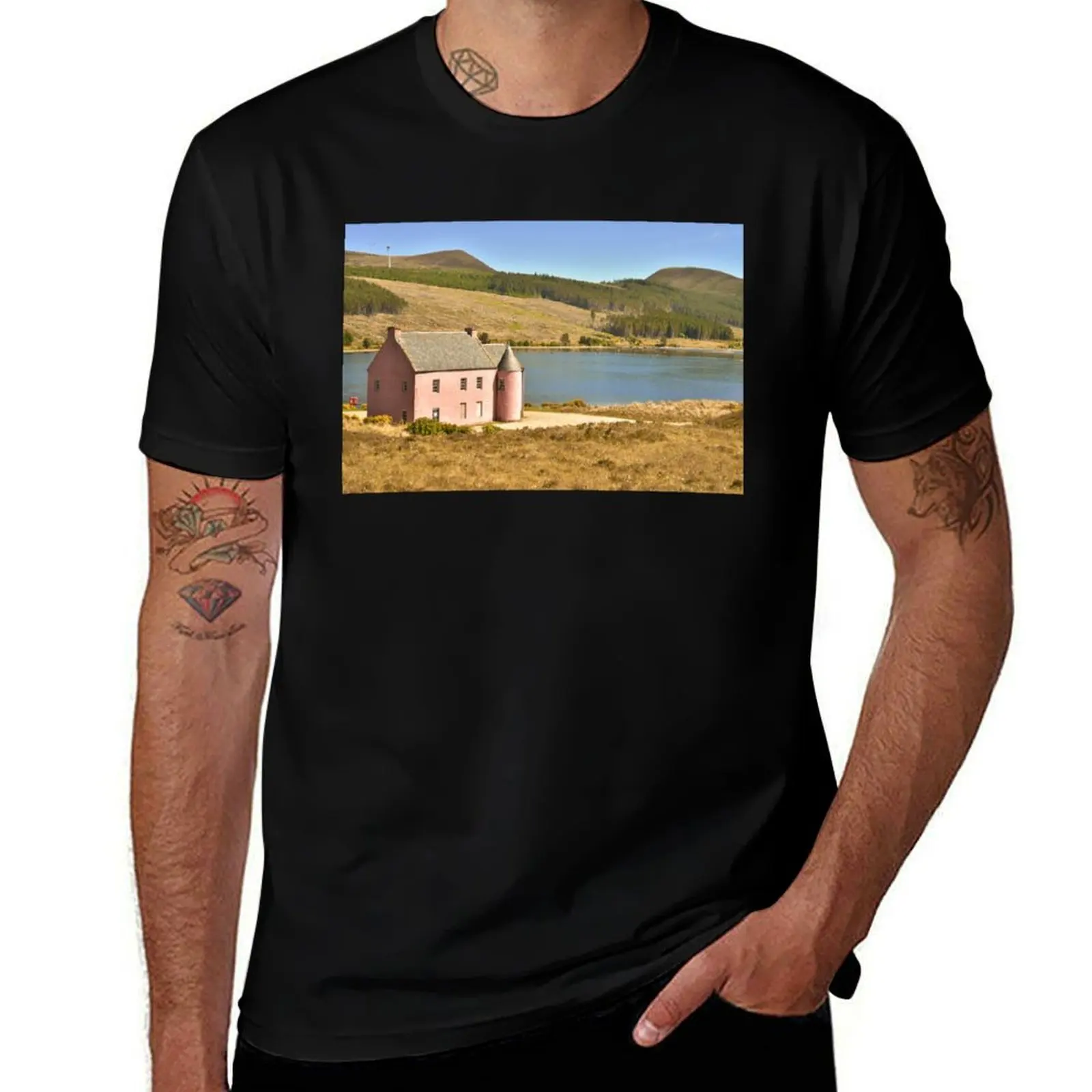 

Pink House ,Loch Glass, Dingwall , Highlands T-Shirt blanks plus size clothes rapper graphic tees t shirts for men graphic