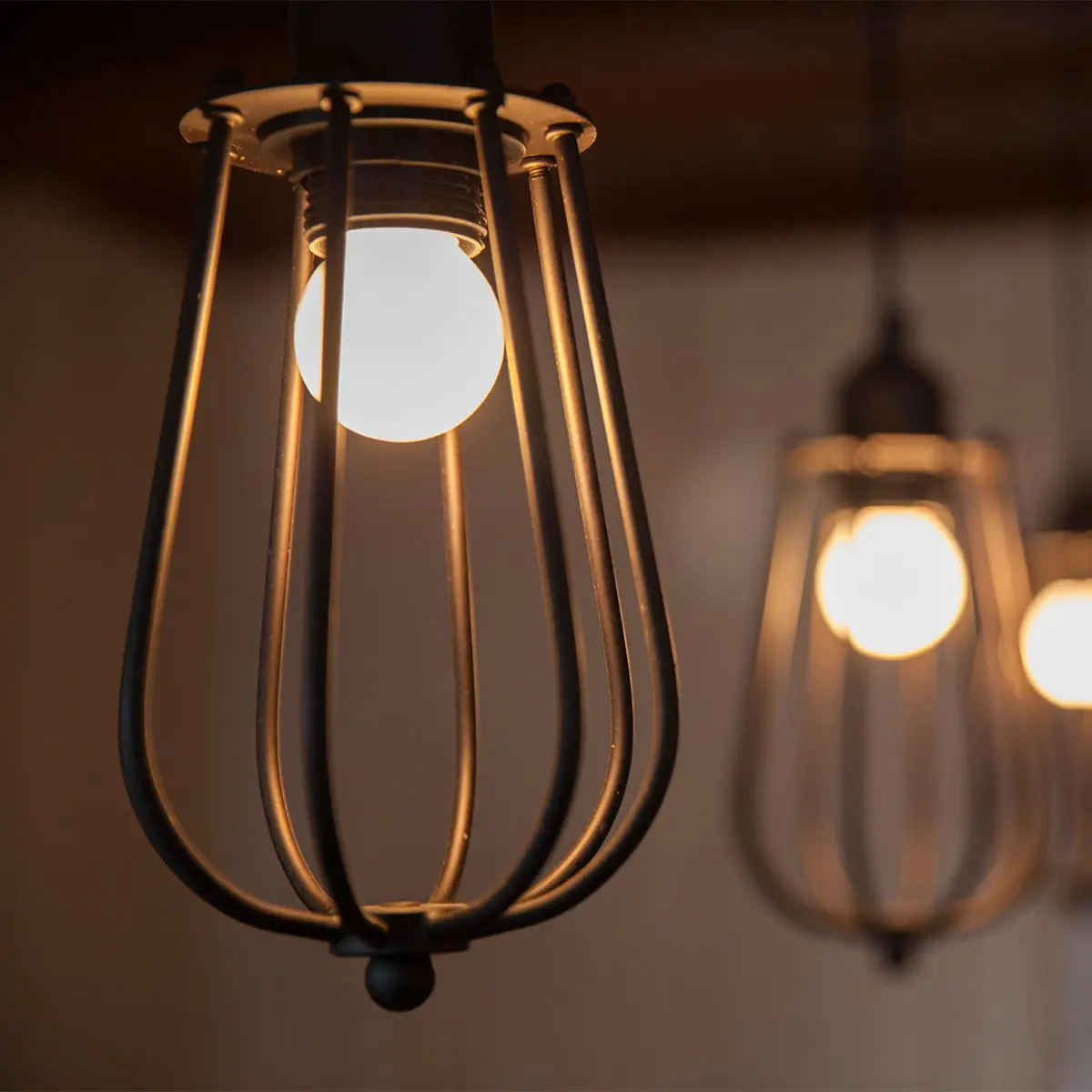 1Pcs Retro Chandelier Cover American Style Country Vintage Lampshade for Home Decor Iron Wire Hollow Lamp Screen Stylish