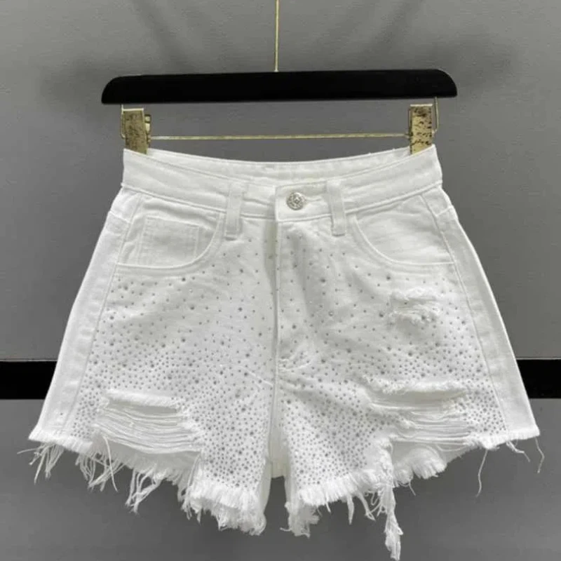 2024 Sommer Schwerindustrie Hot Diamond Denim Shorts Damen neues Muster hohe Taille zeigen Gewicht All-Match hübsche Mädchen Shorts