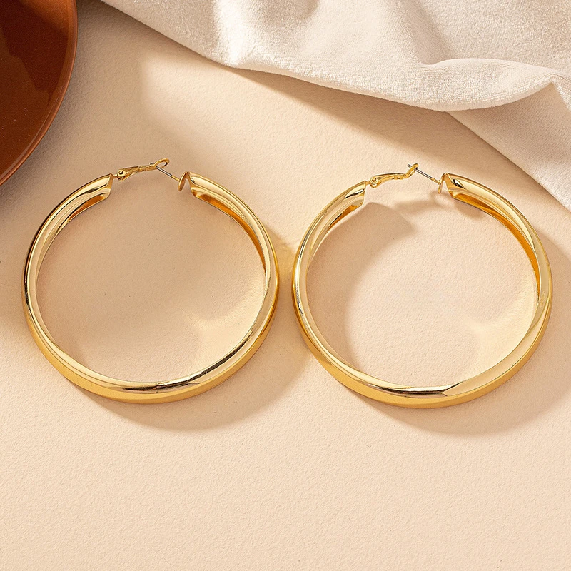 Exaggerated Simple Geometric Metal Hoop Earrings For Women Party Holiday OL Fashion Jewelry Ear Accessories CE123