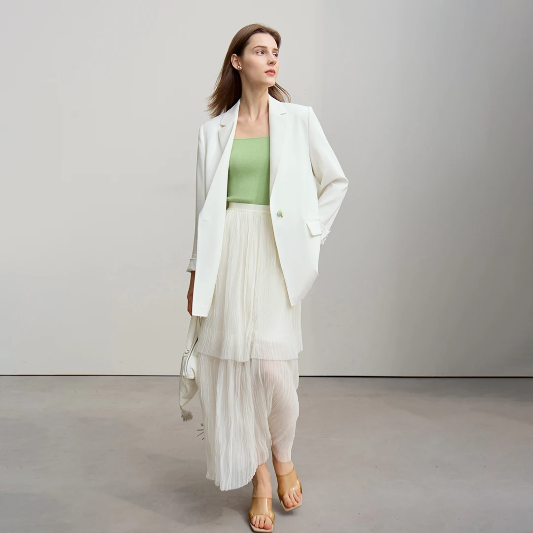 เสื้อแจ็คเก็ตผู้หญิง Amii รุ่นใหม่ประจำฤดูใบไม้ผลิ 2026 แบบสวมใส่สบาย มีกระดุม บ่าเสริม ทรงหลวม ผ้ากันยับ ความยาวปานกลาง รุ่น 12611021