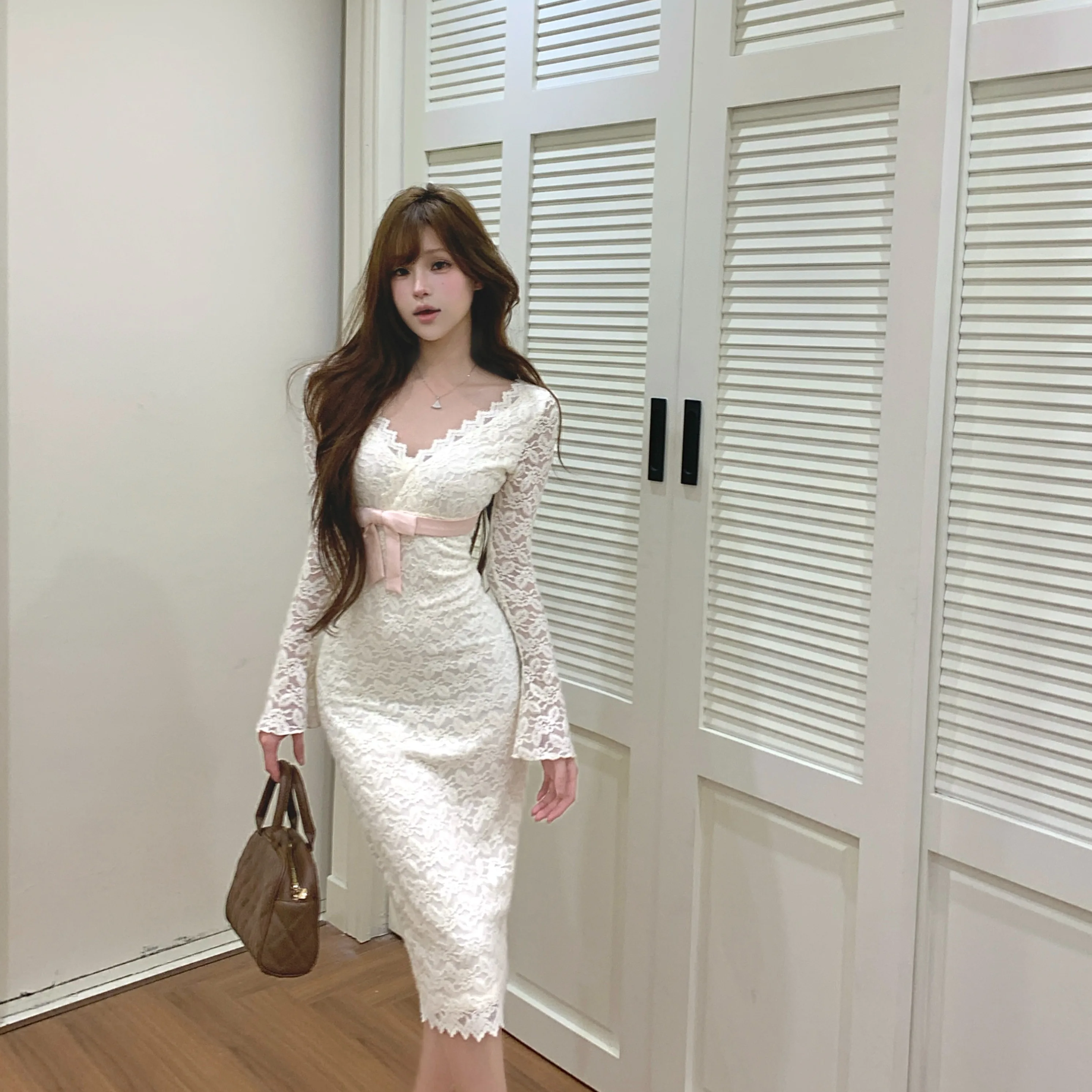 Vestido Ajustado Sexy de Otoño Invierno con Cinturón, Cintura Alta, Manga Larga, Encaje de Terciopelo, Largo Medio, Estilo El...