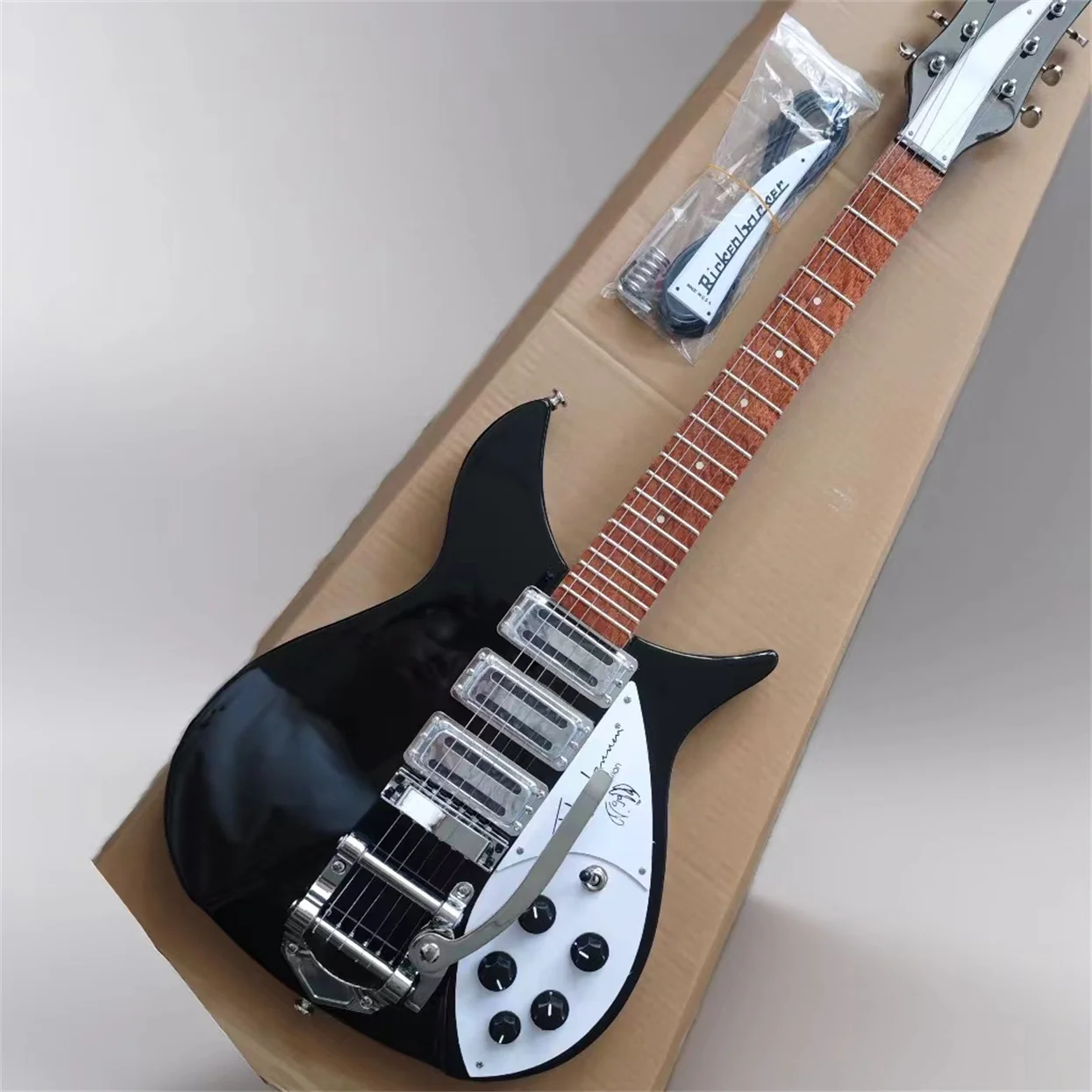 John Lennon 325 6 String Black Electric Guitar , Bigs Tremolo, Gloss Paint Fingerboard, 3 Toaster Pickups