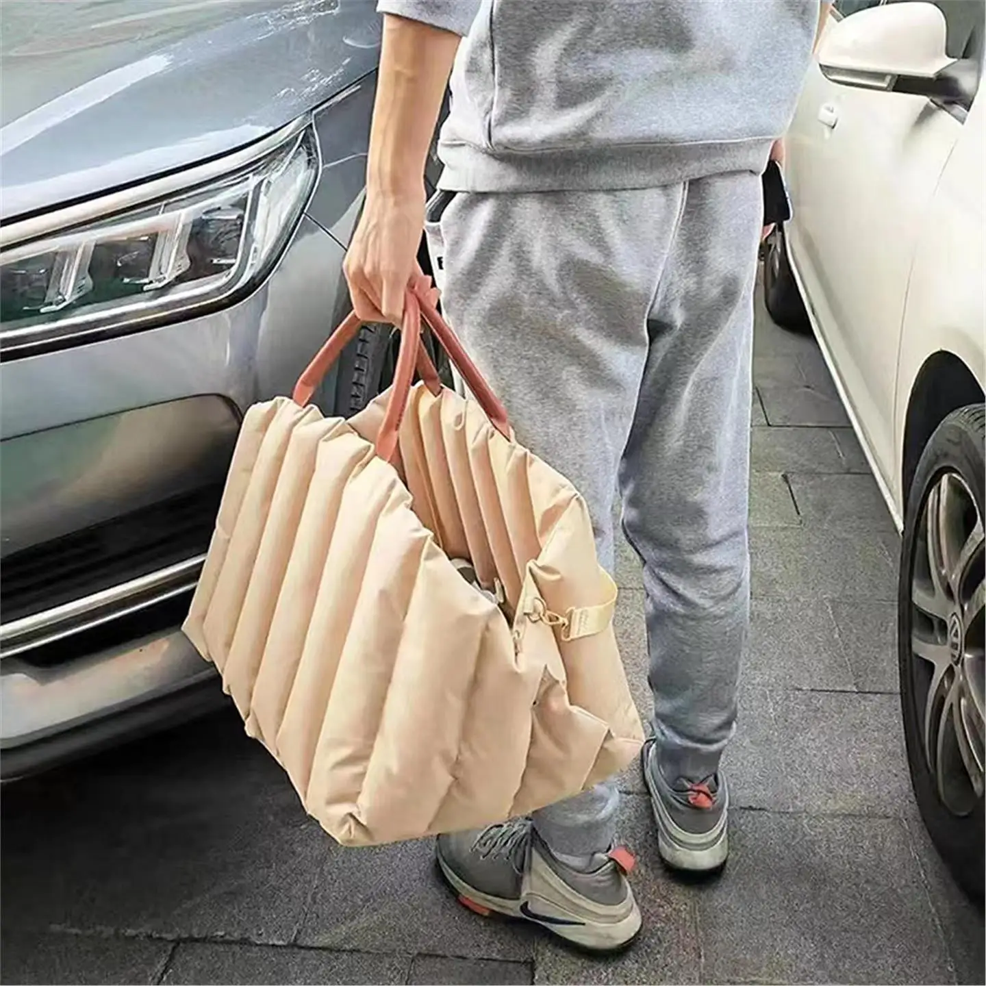 portable-pet-travel-bag-dog-carrier-handheld-car-se-pet-cuion-for-car-ride-outdoors-pet-transport-bag