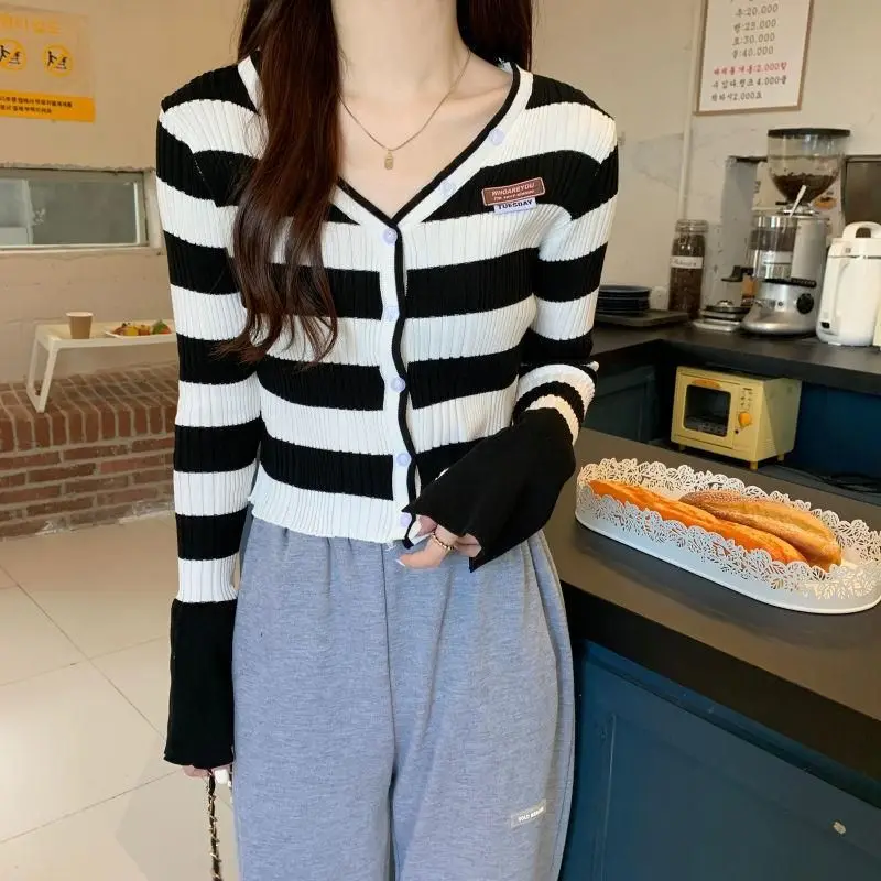 

Autumn Winter V-neck Striped Knitted Cardigan Lazy Sweater Jacket French Short Top Women's Clothing