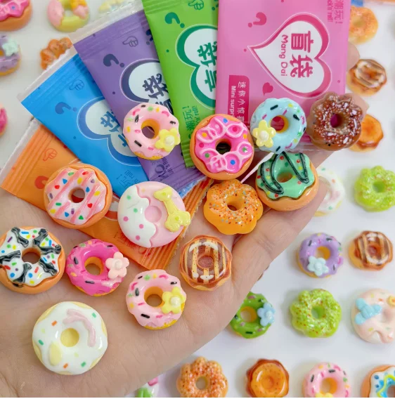 

50 шт., слепая коробка с светящими животными, мини-сумка-сюрприз для детей, светящиеся сувениры для вечеринок, подарки на день рождения, разные цвета