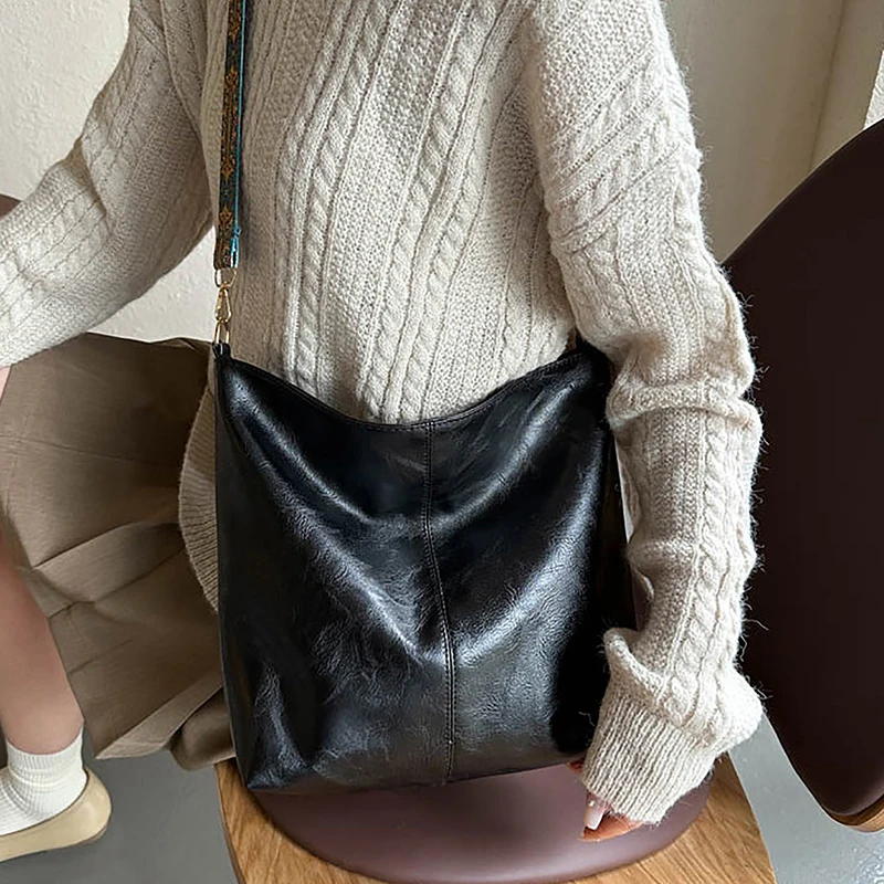 Vintage Solid Color Women Shoulder Sling Bag High-Capacity Simple Wide Strap Bucket Crossbody Bag