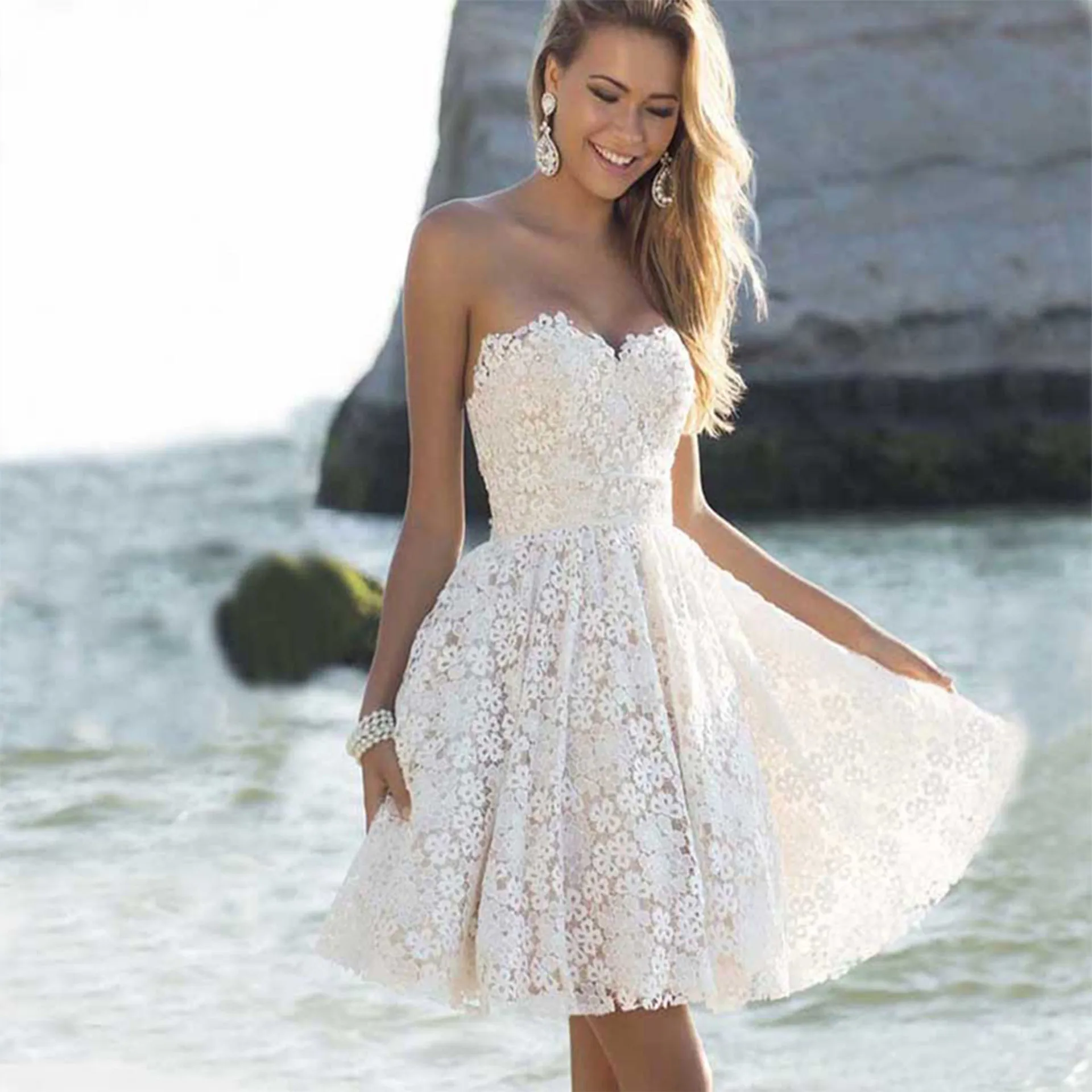 

Women's Elegant White Floral Puffy Dress Fashionable Chest Shoulder Exposed Waist Cinched A-line Dress Summer Bridesmaid Dress