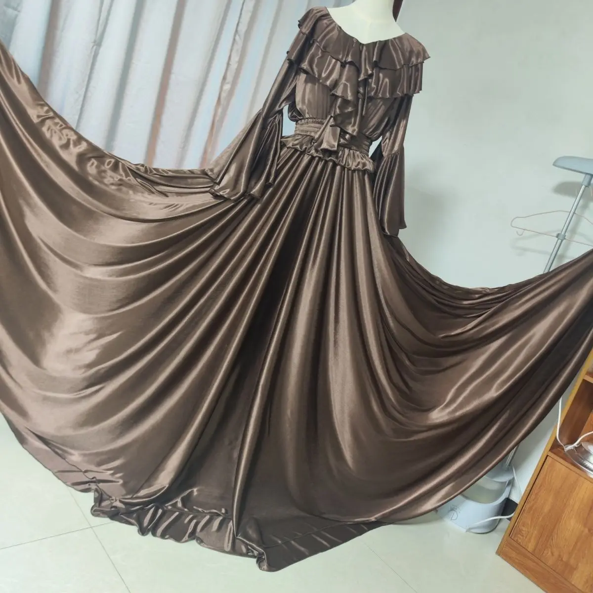 

360Degree Length2m Glossy Women Satin Long Dress Ruffles Maxi Dress Elegant Dresses Sleeping Wear