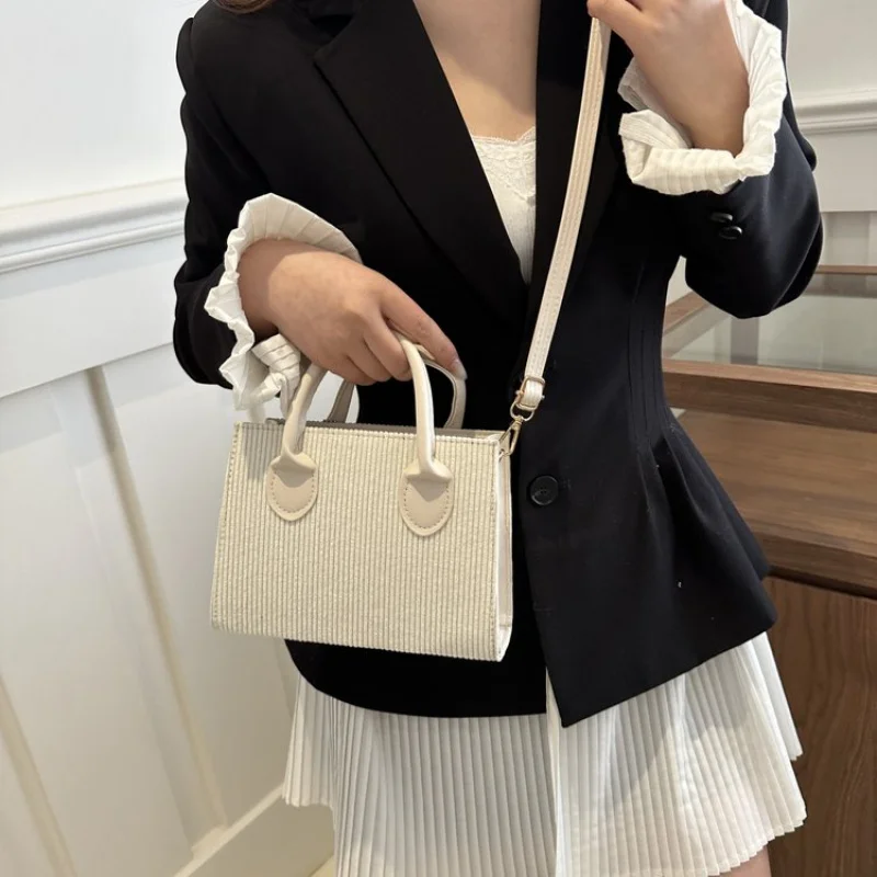 

2025 New High-end Luxury Brand Ladies Leather Tote Bag Famous Designer Paris Vintage Simple​