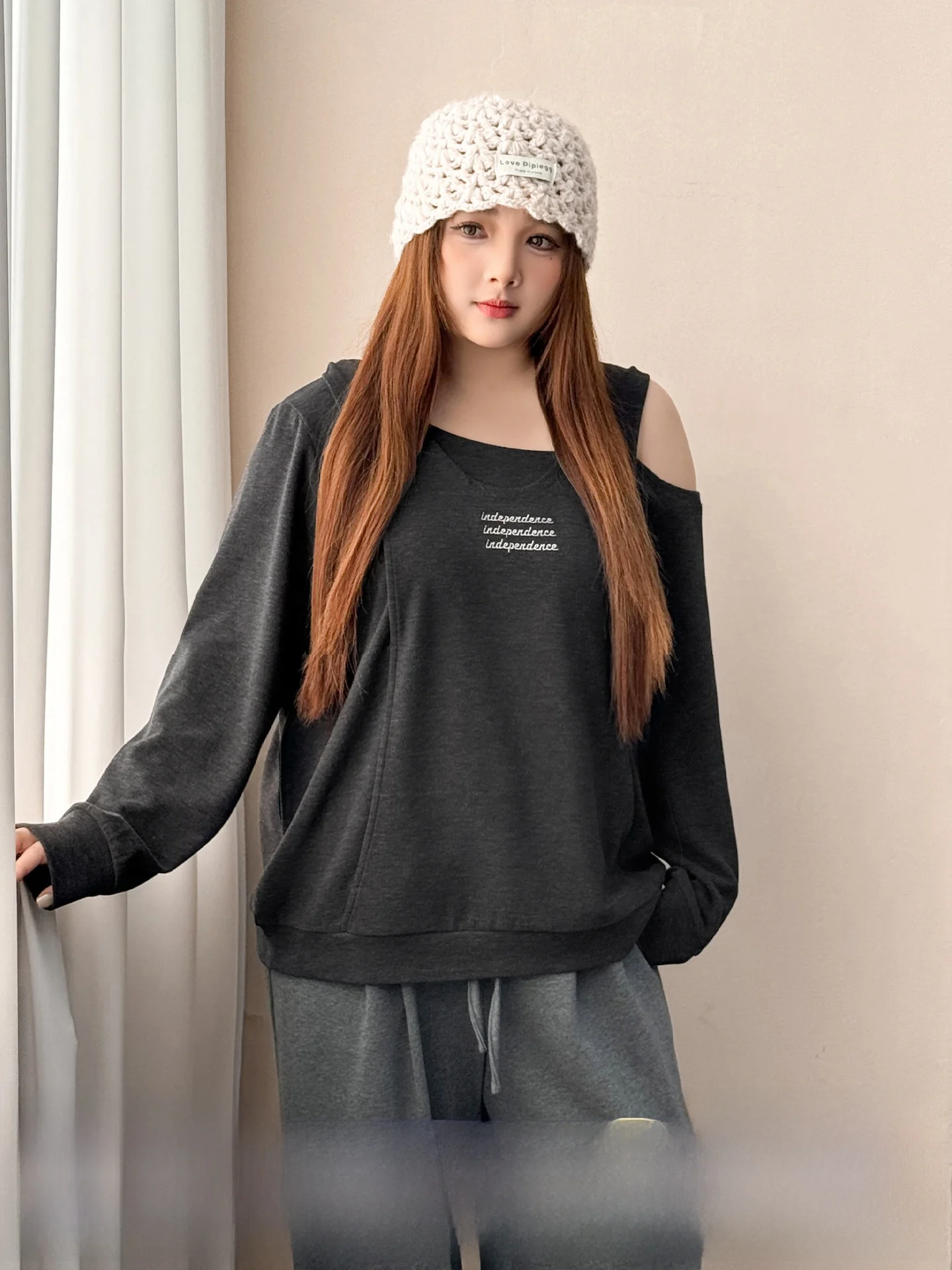 

plus Size Women's Unique Beautiful Shoulder Bared Embroidered Long Sleeve Hoodie Casual Style Loose Fit Base Shirt
