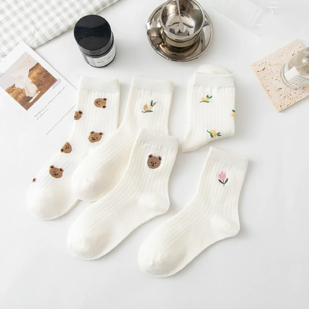 New Chic Funny Literary Fresh Academic Style Bear Flower Plant White Soft Cotton Spring Summer Harajuku Socks Dropship