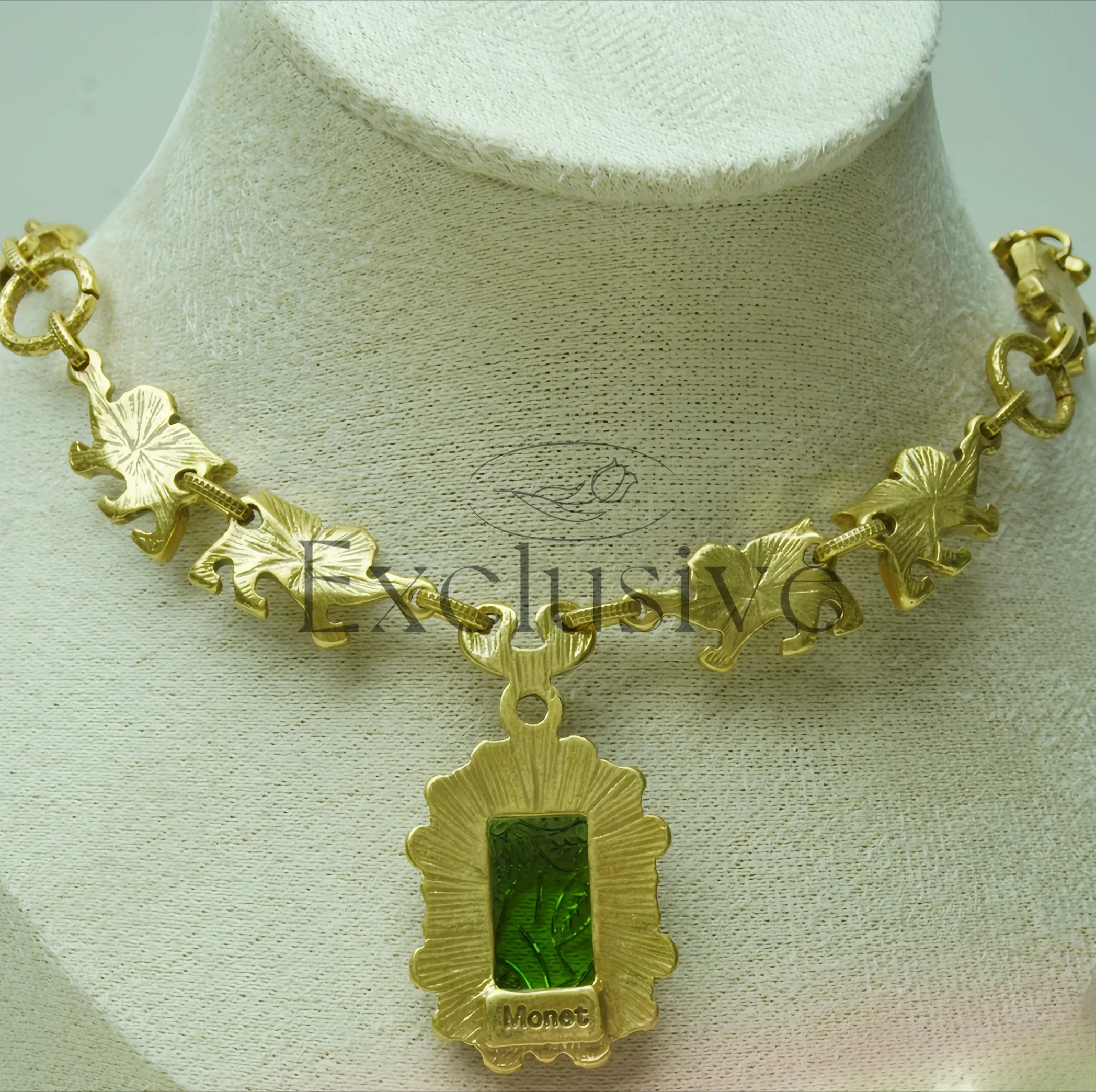 Light Luxury, Medieval Vintage Sunflower Lace Embossed Glazed Necklace Set